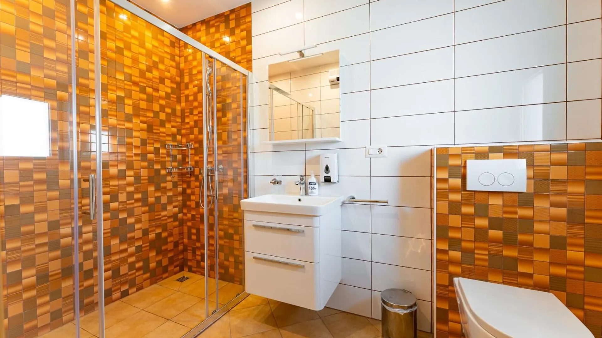 Villa Rina In Barat - Haus Fuer 6-7 Personen 칸파나르