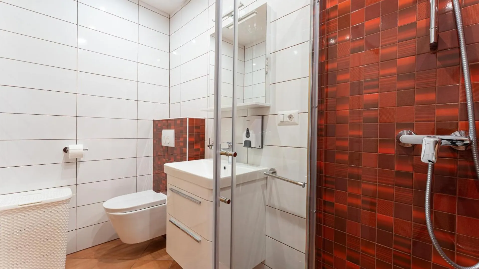 Villa Rina In Barat - Haus Fuer 6-7 Personen 칸파나르