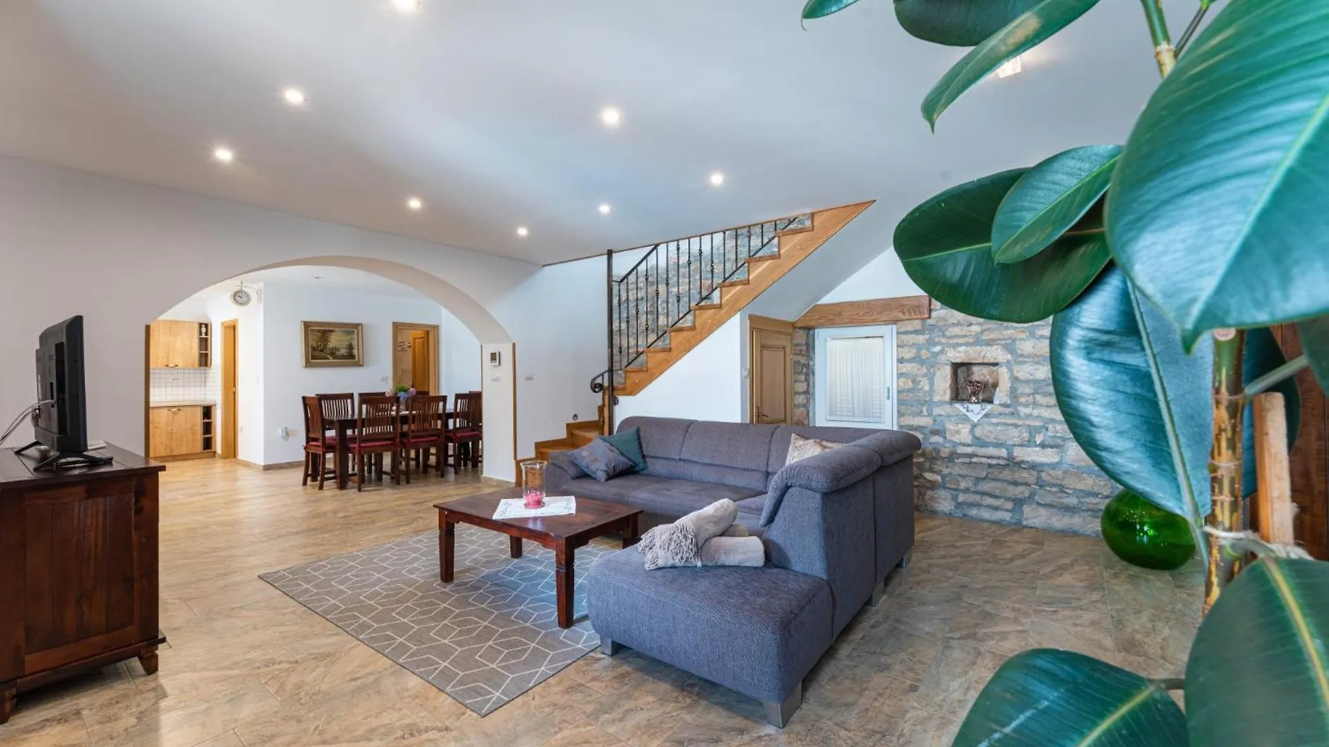 Villa Rina In Barat - Haus Fuer 6-7 Personen 칸파나르