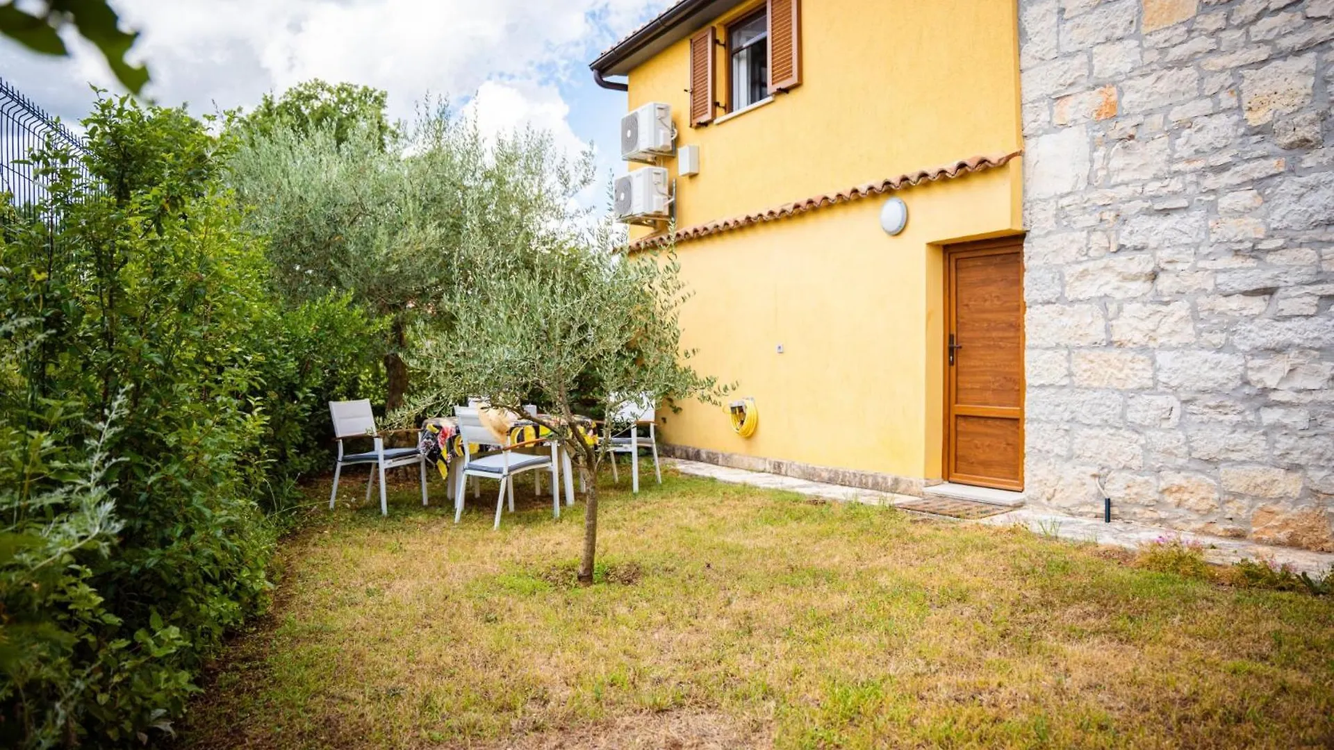 Villa Rina In Barat - Haus Fuer 6-7 Personen 칸파나르