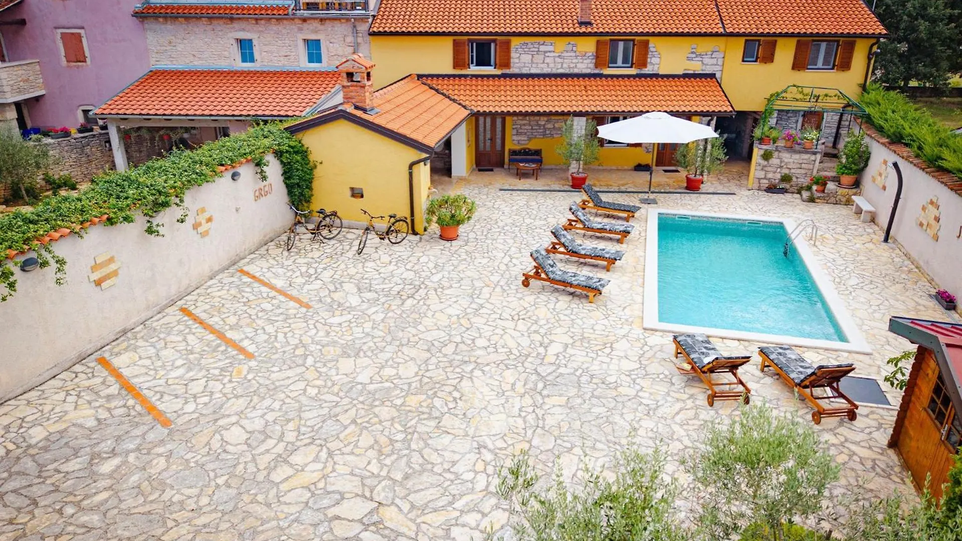 Villa Rina In Barat - Haus Fuer 6-7 Personen 칸파나르
