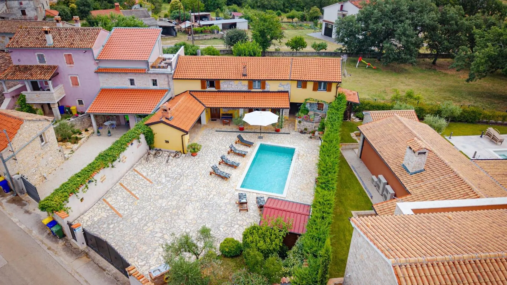 Villa Rina In Barat - Haus Fuer 6-7 Personen 칸파나르